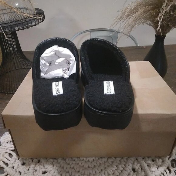 Women's Size 8 Steve Madden Chex Quilted Puffer Black Slippers - Picture 4 of 6